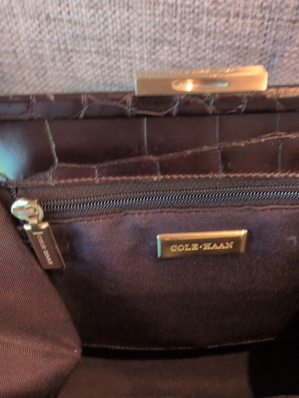 Vintage Cole Haan Chocolate Brown Croc-Embossed Leather Framed Handbag - Picture 7 of 10